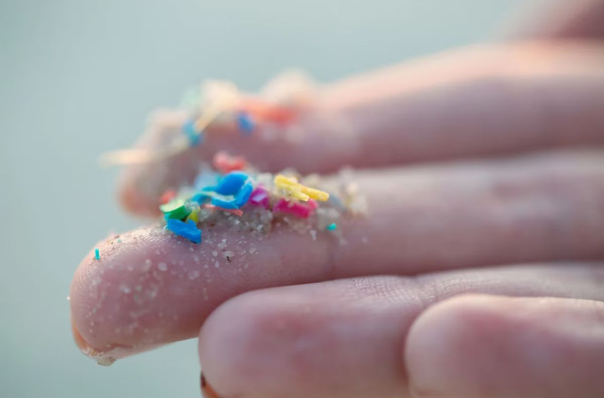 Los océanos están liberando microplásticos a la atmósfera