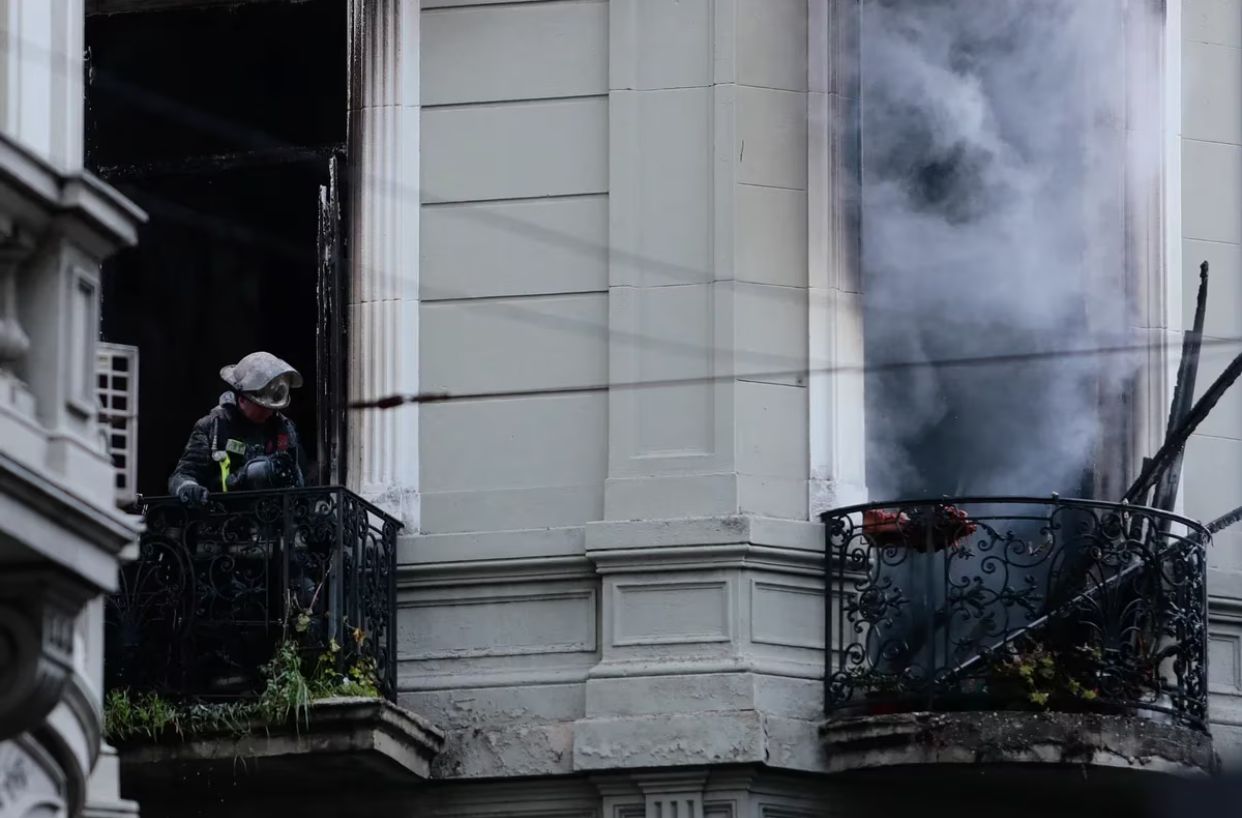 Dudas sobre el origen del incendio en hotel de San Nicolás