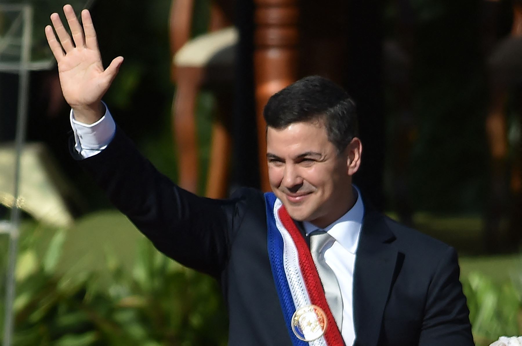 Santiago Peña se convierte en el nuevo presidente de Paraguay