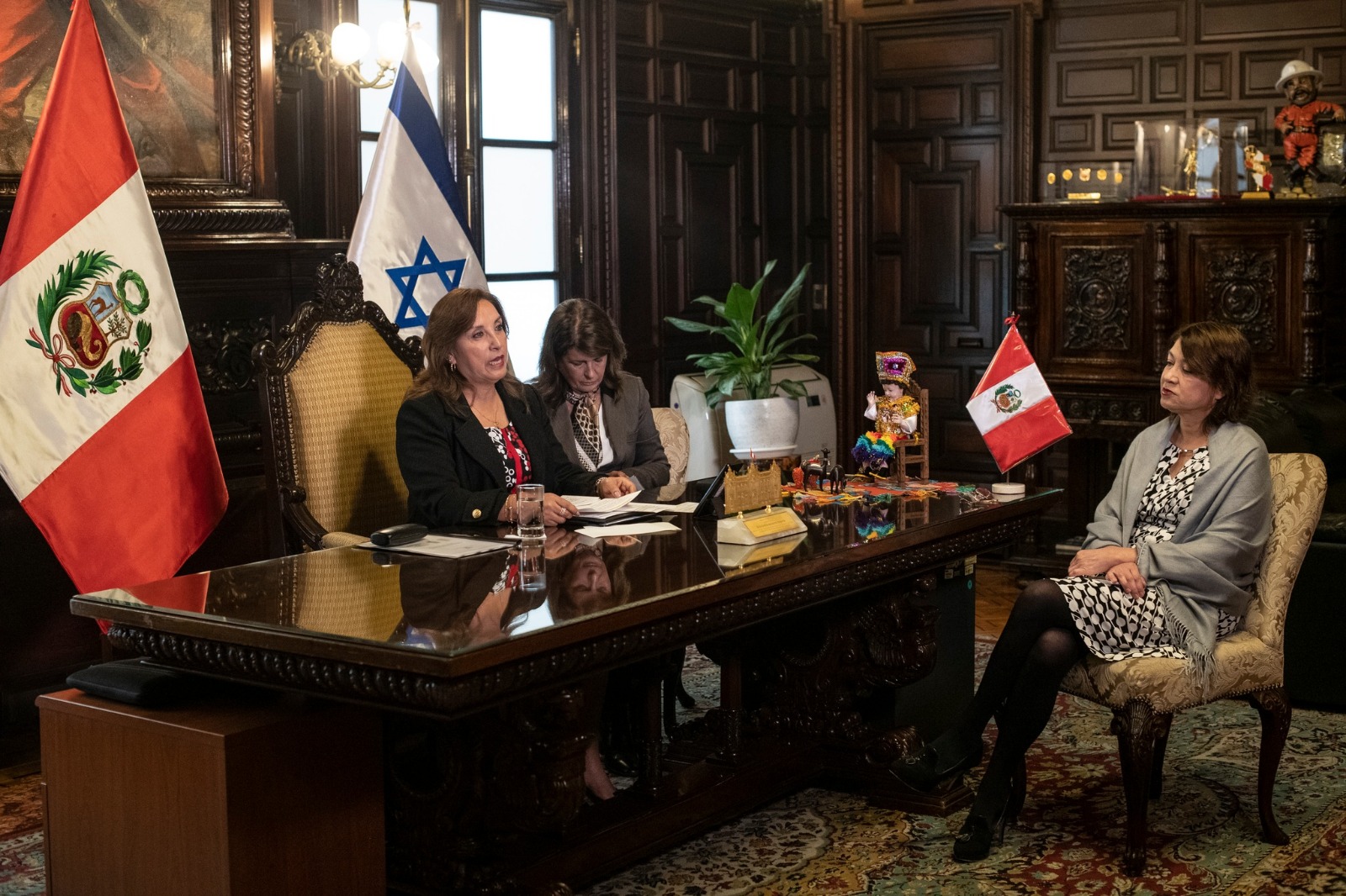 Presidenta Boluarte sostuvo diálogo telefónico con su homólogo de Israel, Isaac Herzog