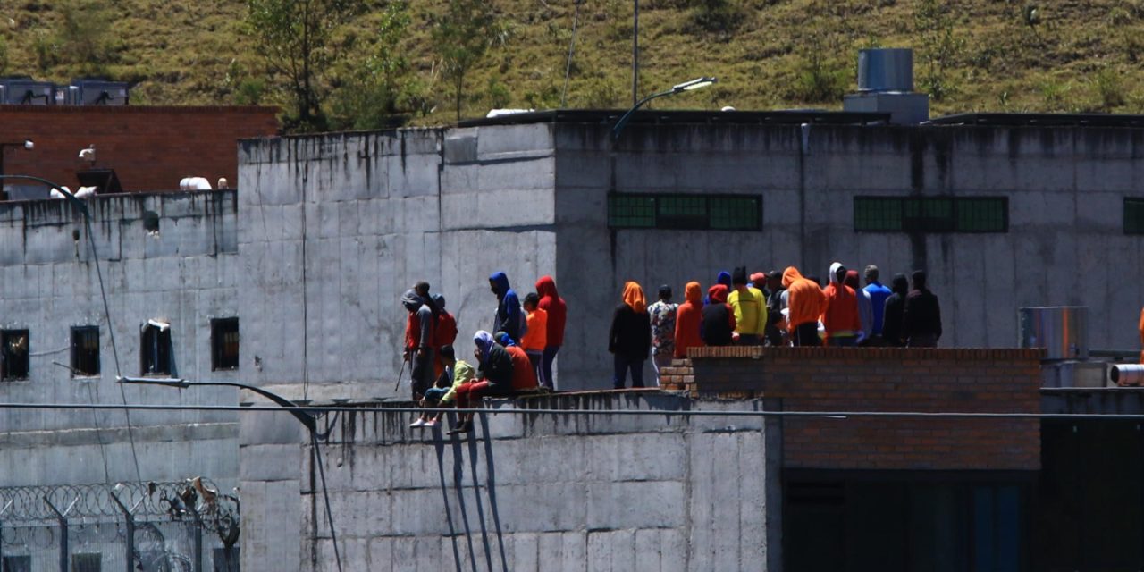 Motín en cárcel de Ecuador