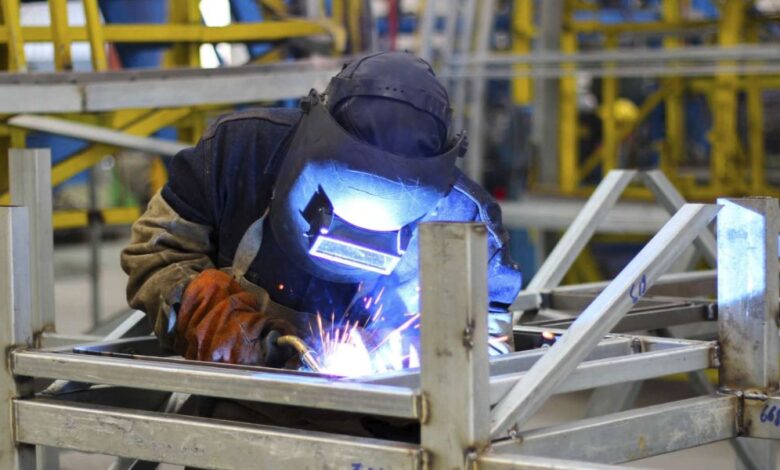 SNI: la industria cae 13,9% en julio del 2023