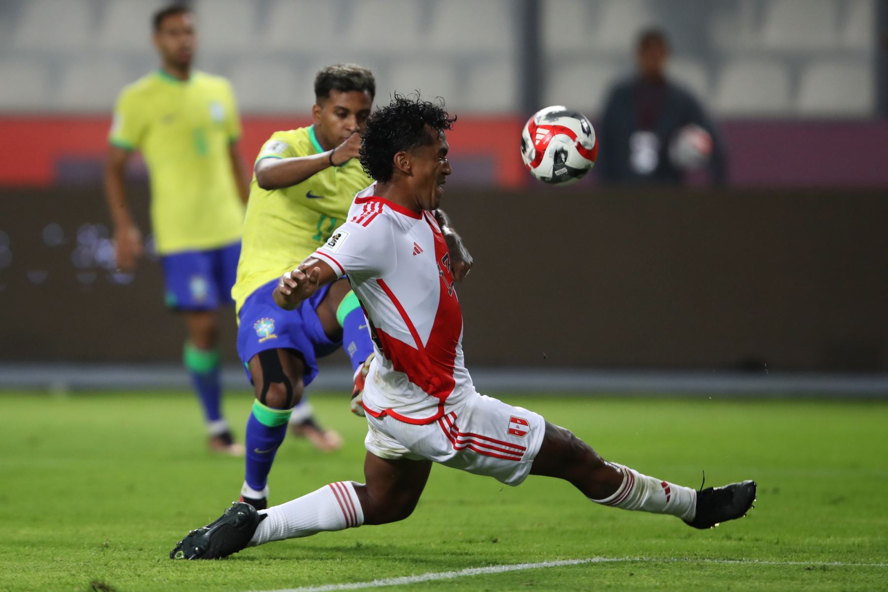 FIFA destaca la valentía y «entramado defensivo» de Perú ante Brasil