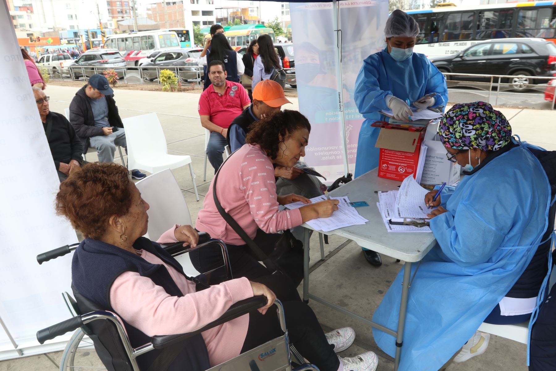 Minsa: 100 000 dosis de vacuna bivalente fueron aplicadas en Perú en últimos 15 días