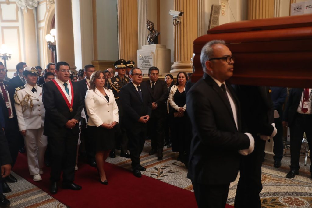 Presidente del Congreso, Alejandro Soto Reyes, junto a la presidenta de la República, Dina Boluarte. (Foto: Andina).