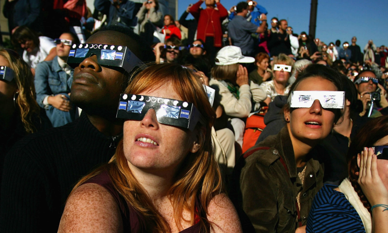 Minsa recomienda proteger los ojos durante eclipse solar. (Foto: redes sociales).
