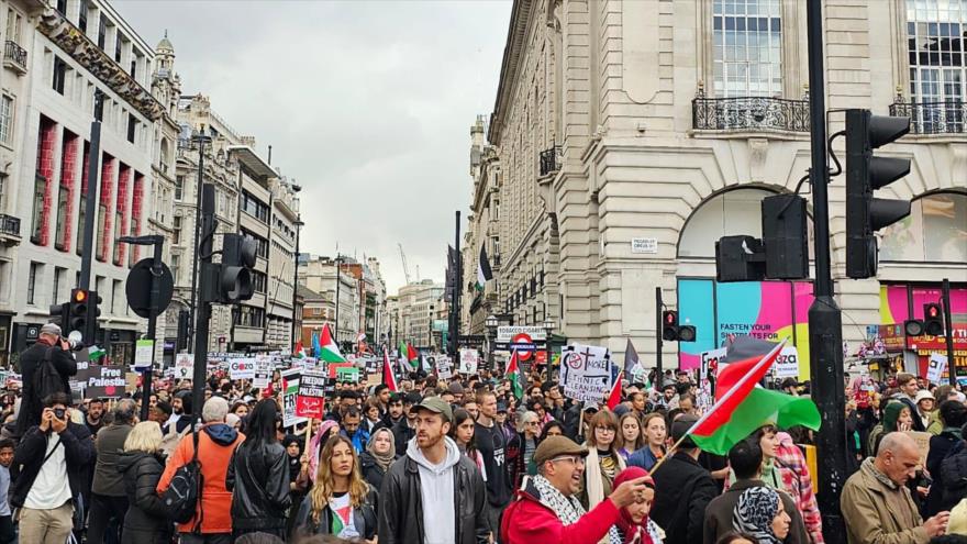 Miles de personas en Londres participan en una «Marcha por Palestina»