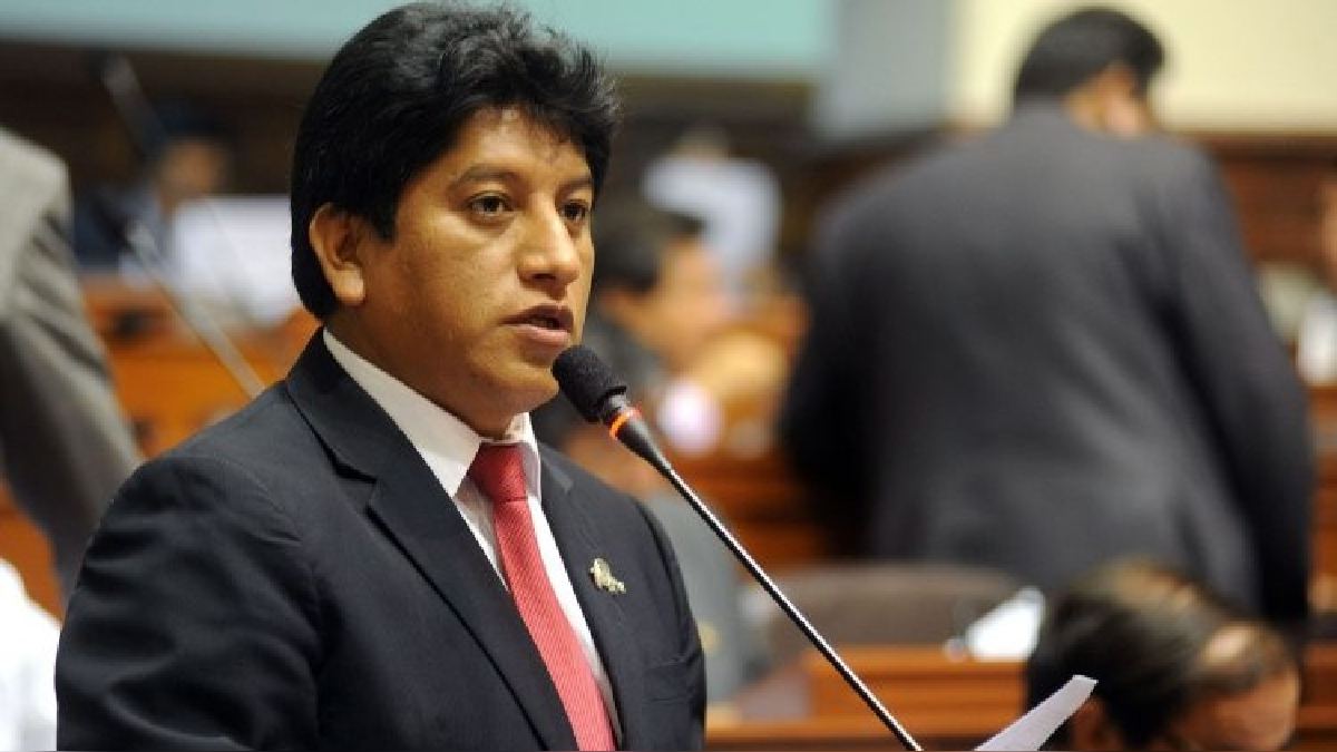 Josué Gutiérrez presenta proyecto de ley contra la Defensoría del Pueblo