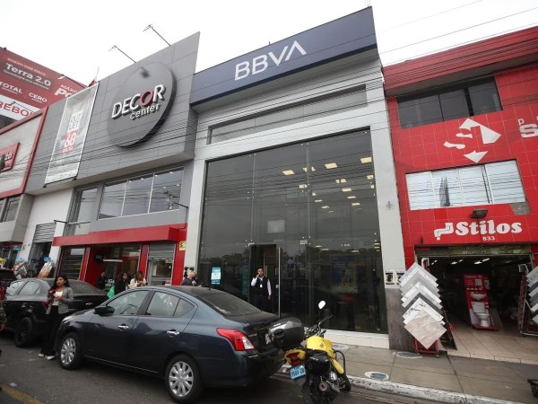 SMP: asaltan banco en pleno estado de emergencia - La Razón