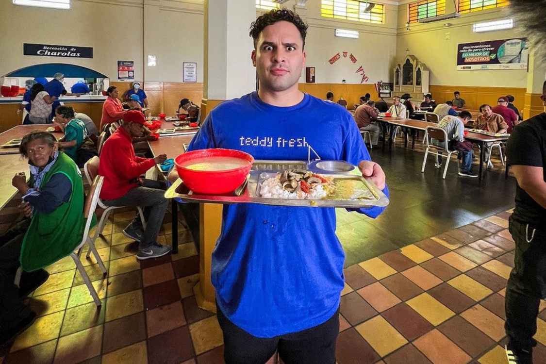 iOA genera controversia al visitar comedor popular y llamarlo 'restaurante económico'. (Foto: Instagram).
