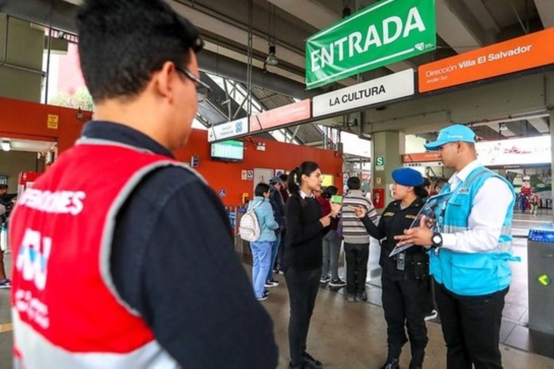 49 personas recibieron sentencias por el uso de tarjetas adulteradas en la Línea 1 del Metro