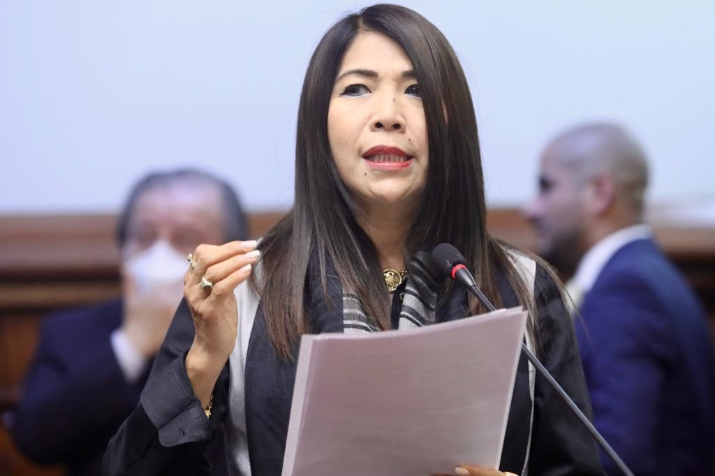 Comisión de Ética respaldó denuncia contra María Cordero Jon Tay