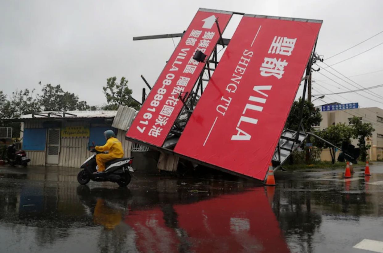 1 muerto y 350 heridos tras tifón Koinu en Taiwán