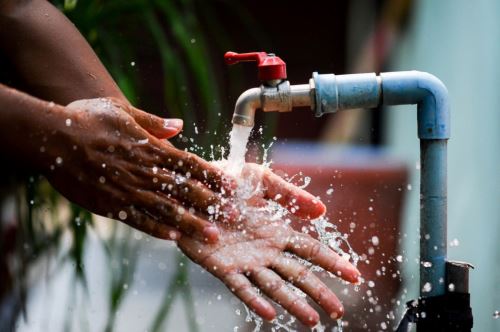 El servicio de agua potable se ha restablecido completamente en 22 distritos de Lima