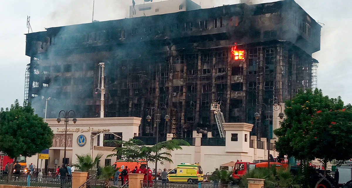 Egipto: Incendio en comisaría deja más de 45 heridos. (Foto: Redes sociales).