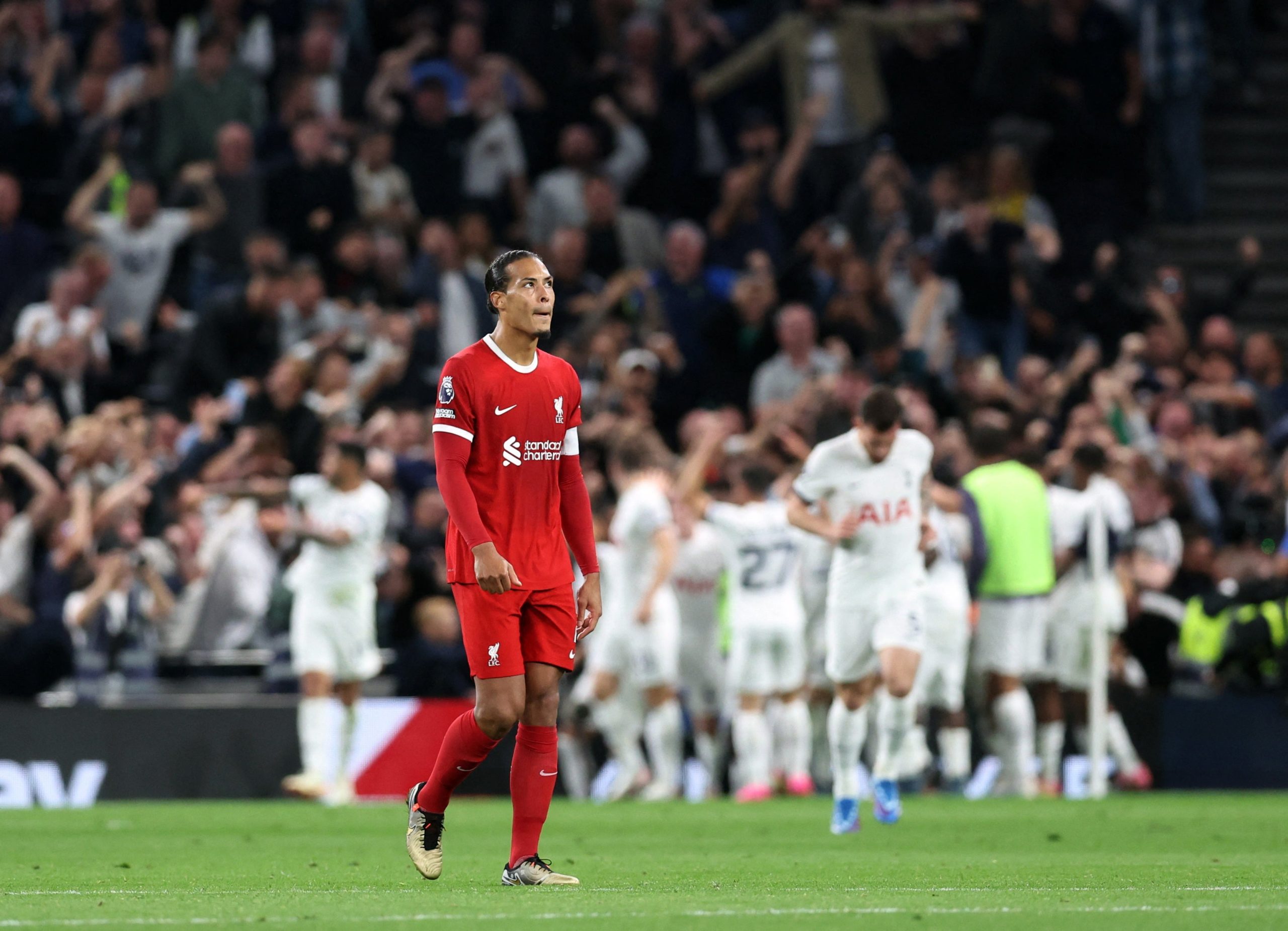 Liverpool arremete contra el VAR tras su gol mal anulado