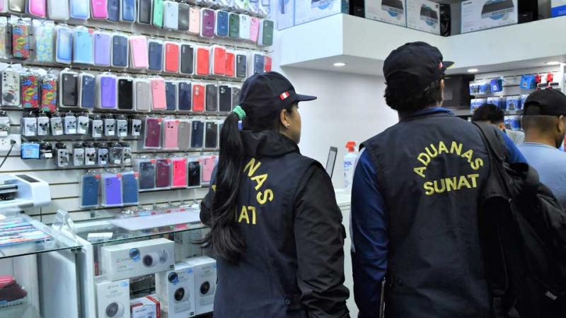 Centro de Lima: incautan más de 300 celulares de contrabando