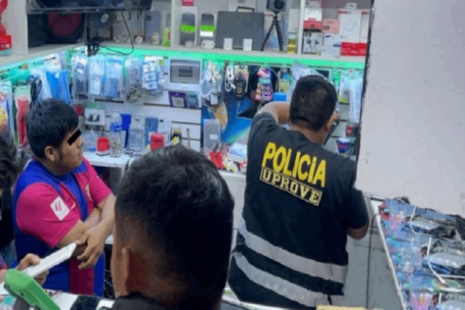 Policía incauta 150 celulares de dudosa procedencia en La Libertad