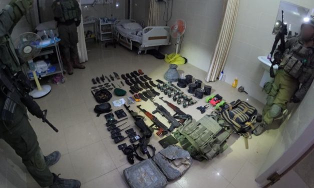 Israel halló arsenal de armas de Hamás en hospital Al Shifa