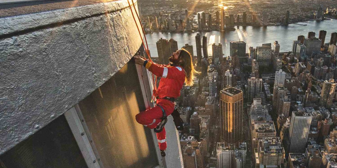 Jared Leto escala el Empire State Building. (Foto: RENAN OZTURK)