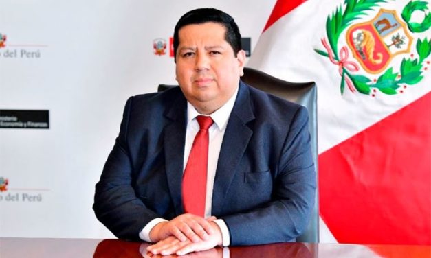 Ministro de Economía_Alex Contreras