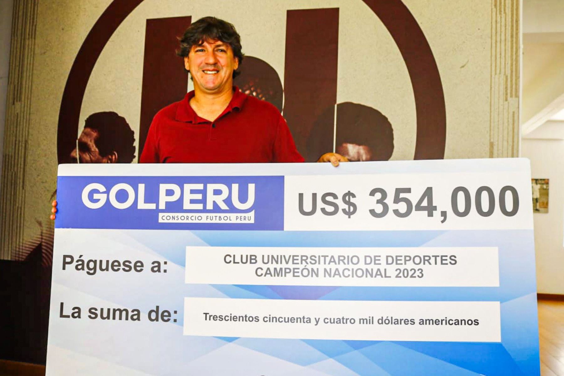 Universitario obtiene premio económico por ganar el campeonato del 2023