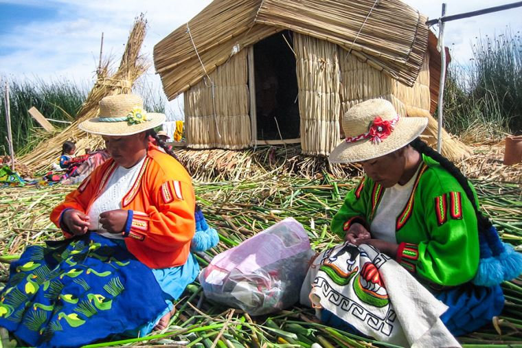 Declaran Patrimonio Cultural el tejido de la Comunidad de Oruro