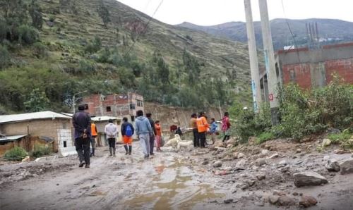 Pasco: desborde de río y fuertes lluvias afectan al distrito de Tapuc