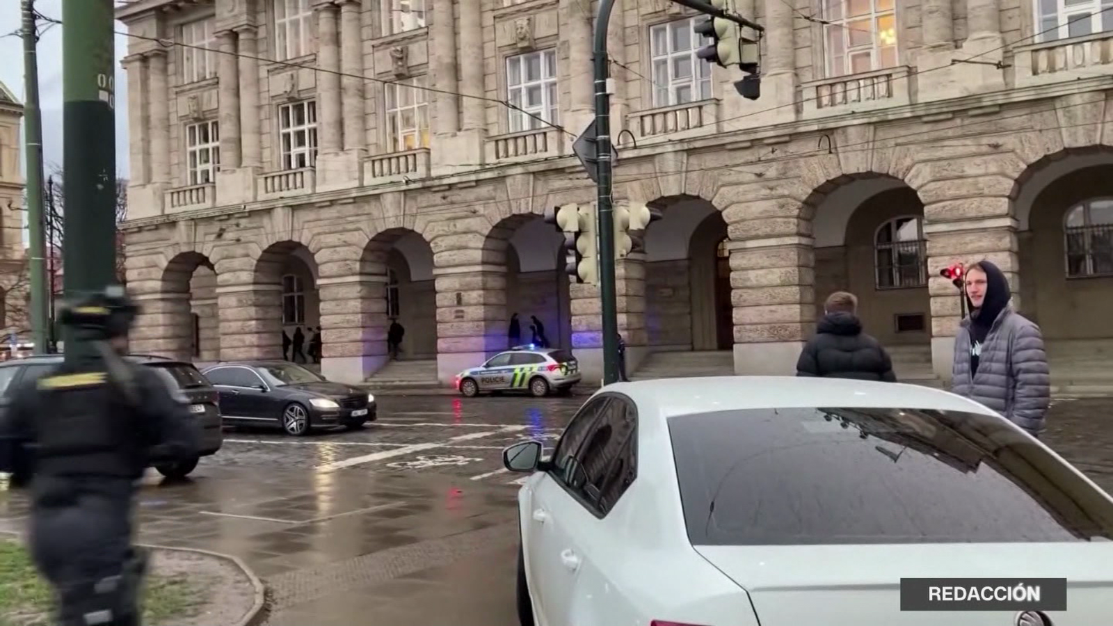15 muertos y decenas de heridos en tiroteo en universidad de Praga