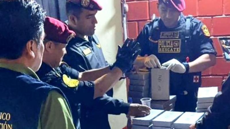 Callao: Decomisan más de 100 kilos de droga que eran transportados en un taxi