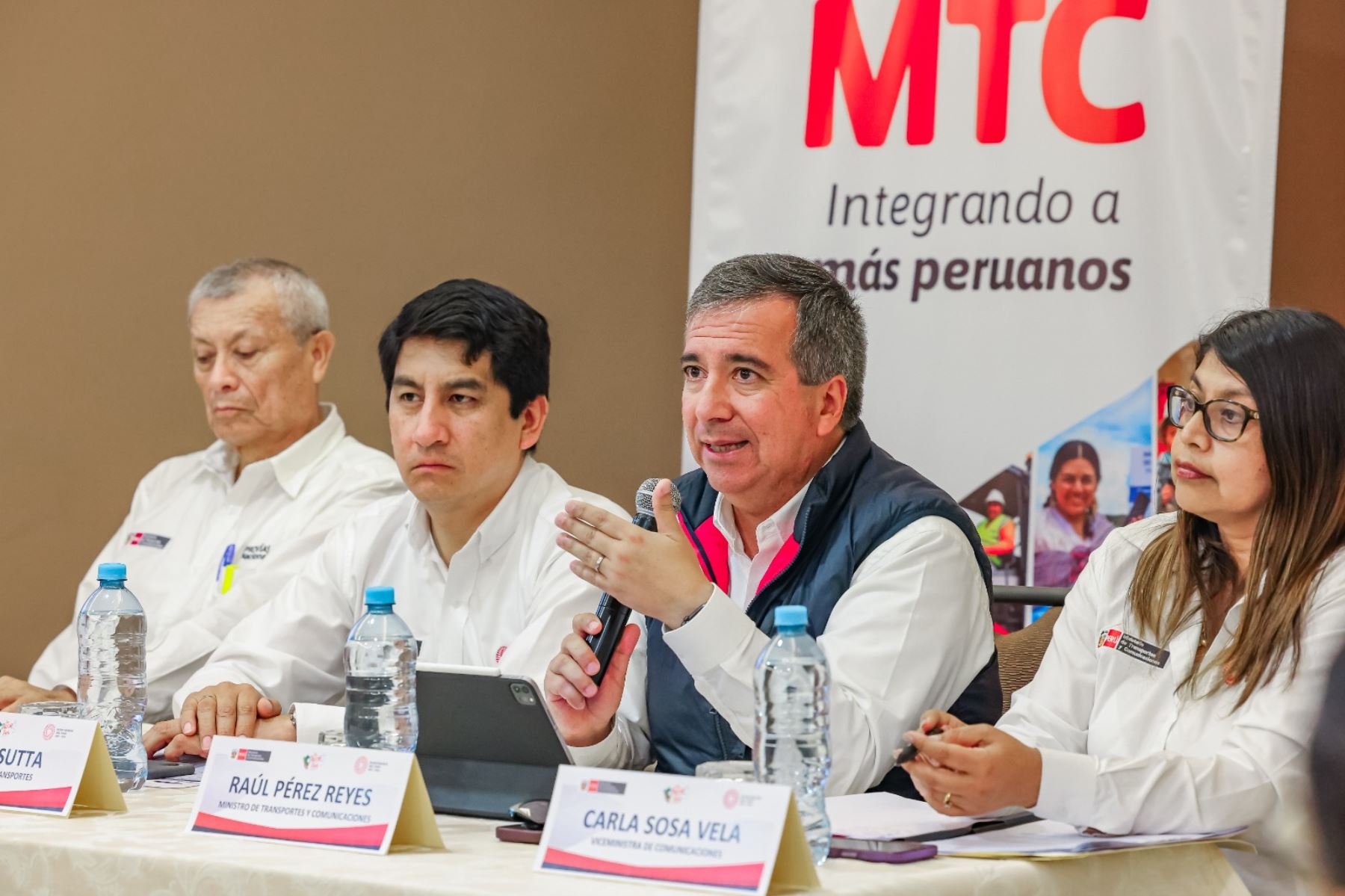Ministro Pérez Reyes: “Tenemos maquinaria y personal para mitigar impactos de El Niño”