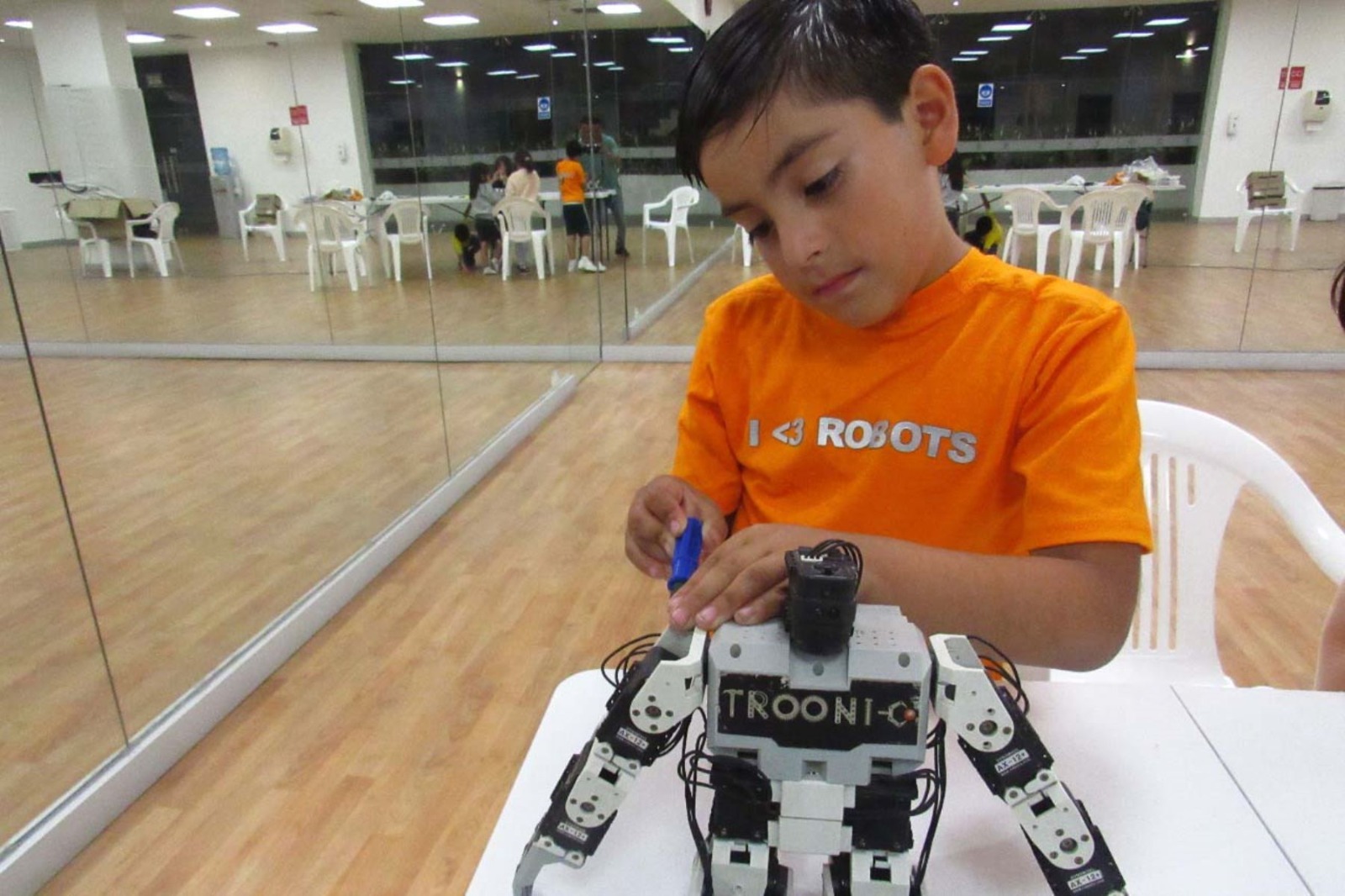 La robótica, una opción para talleres de verano 2024