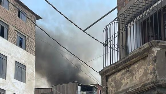 La Victoria: incendio destruye más de 10 viviendas cerca a Gamarra