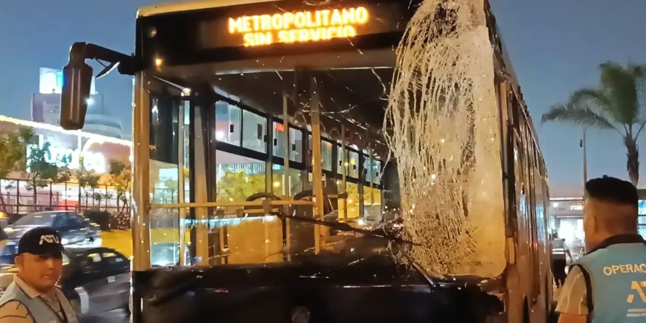 Choque de dos buses del Metropolitano dejó a personas heridas