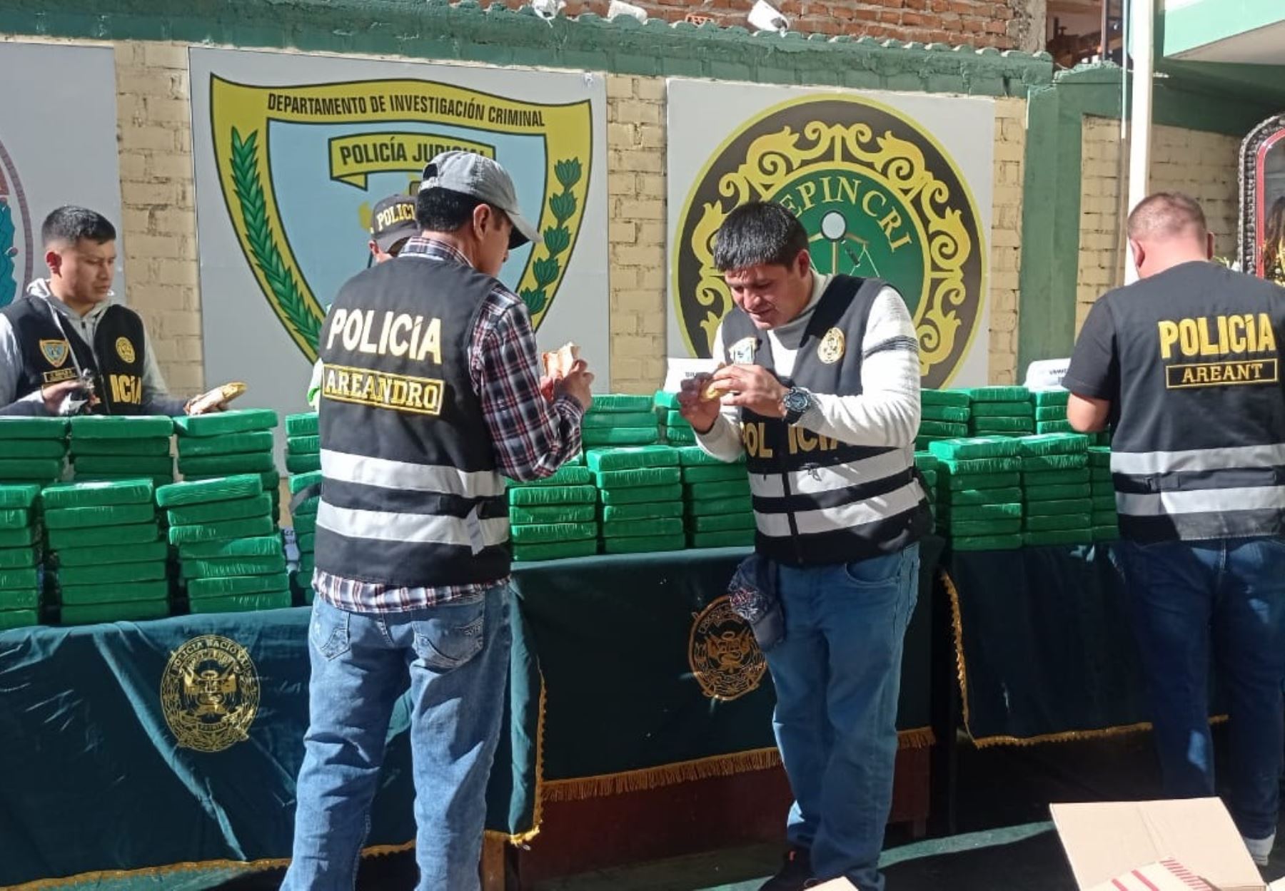Puno: Policía incauta más de 270 kg de droga que tenía como destino Bolivia