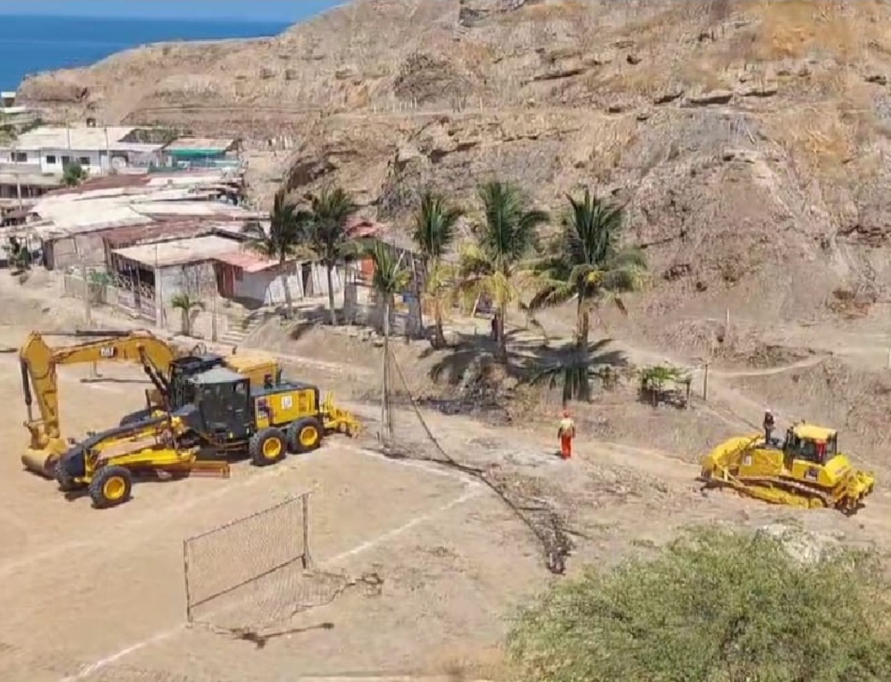 Tumbes: maquinaria del Ejército inicia trabajos de descolmatación en Canoas de Punta Sal