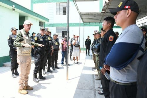 Ica: El ministro Víctor Torres supervisó la movilización de 1,500 policías en Barrio Chino