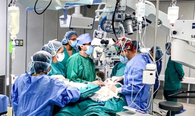 INEN: Realizan microcirugía en paciente con cáncer de tiroides