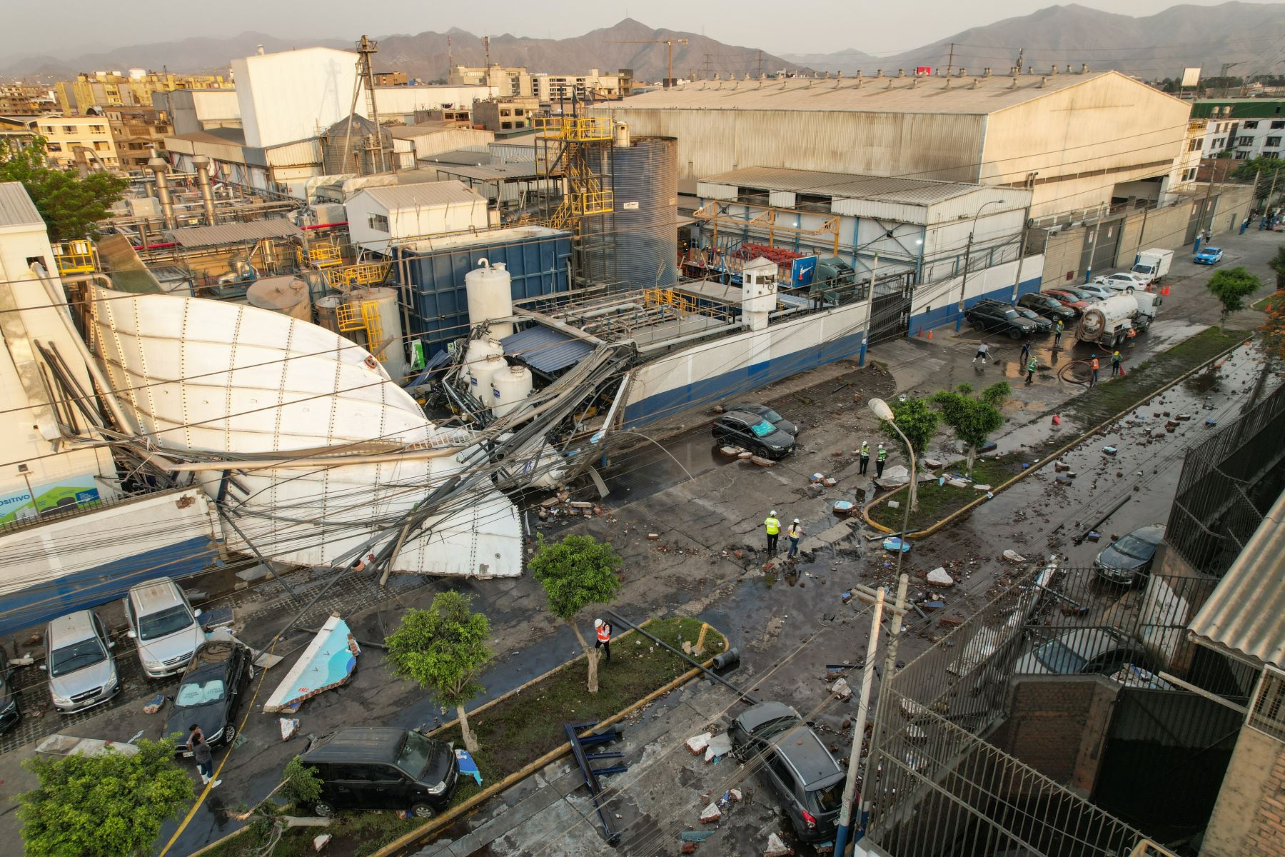 Explosión en fábrica de Santa Anita deja 3 muertos y 2 heridos