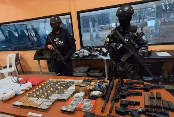 Ministro de Defensa confirma posibilidad de contrabando de armas a Ecuador