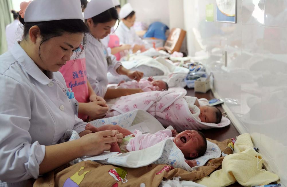 China pide a sus mujeres que tengan más hijos