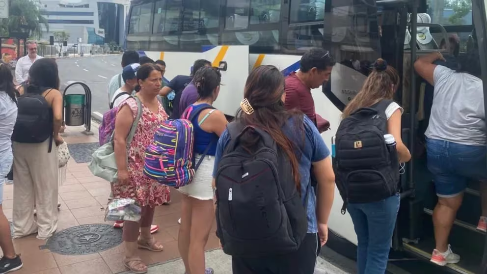Peruanos varados en Ecuador regresan a Perú tras episodios de violencia