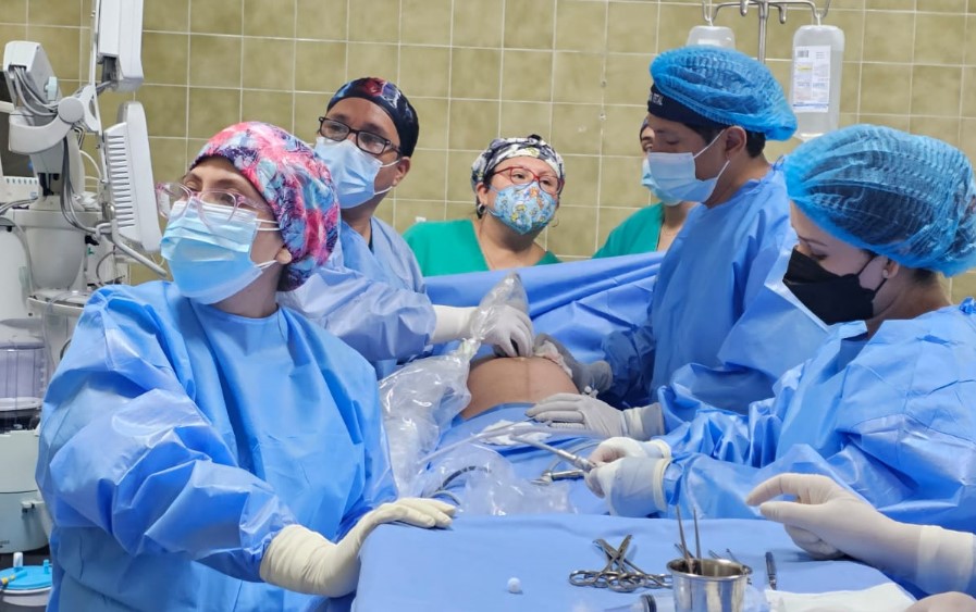 EsSalud realizó 10 cirugías complejas a bebés dentro de vientre materno