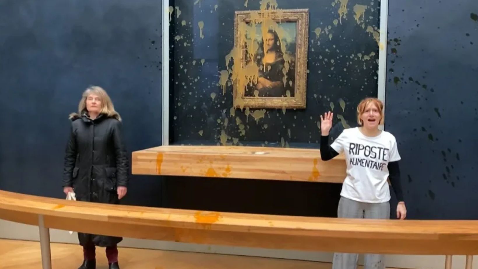 Arrojaron sopa contra “La Gioconda” en el Louvre de París