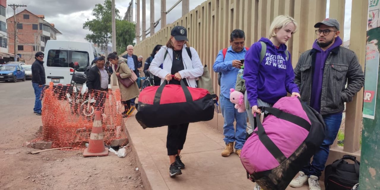 Machu Picchu: turistas varados serán evacuados esta tarde