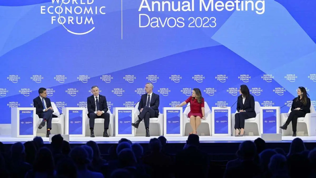 Multimillonarios piden en el Foro de Davos que les suban impuestos