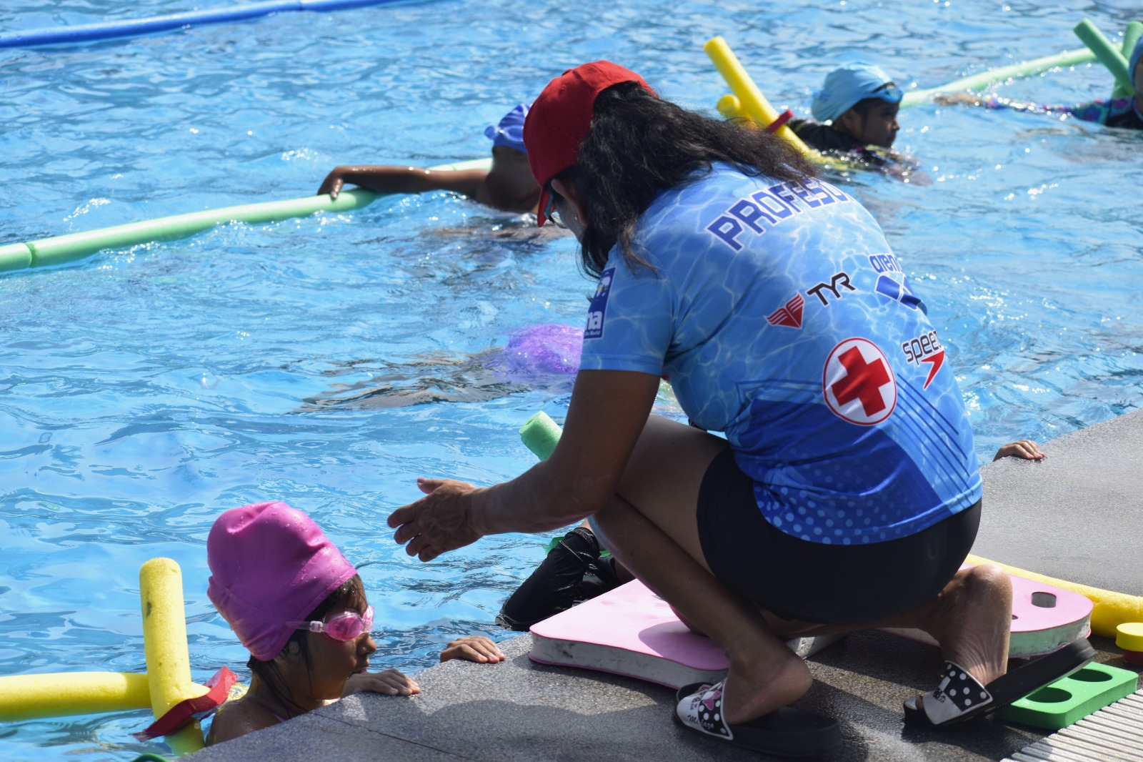 La Municipalidad de Santa Anita brinda talleres de natación a niños, adultos mayores y personas con discapacidad