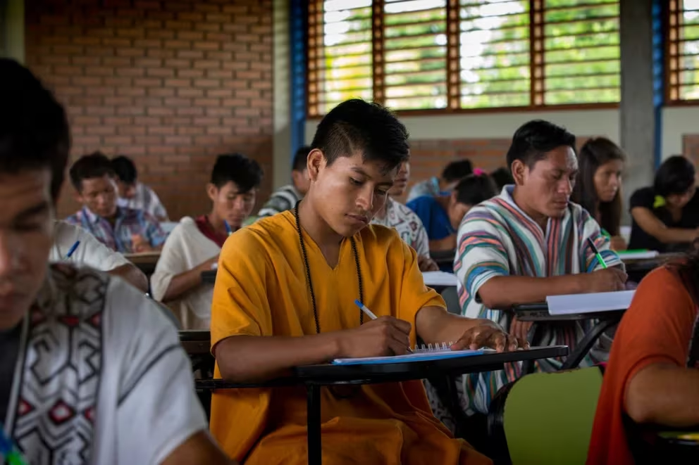 Más de 600 profesores asignados en la Amazonía no cumplen con los requisitos para enseñar