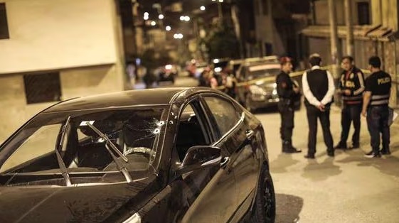 Sicarios mataron de 8 balazos a taxista e hirieron a dos pasajeras