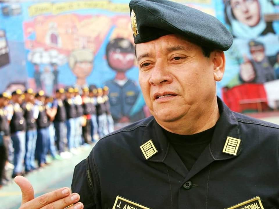 Ministro del Interior busca interferir  en proceso de ascensos en la Policía
